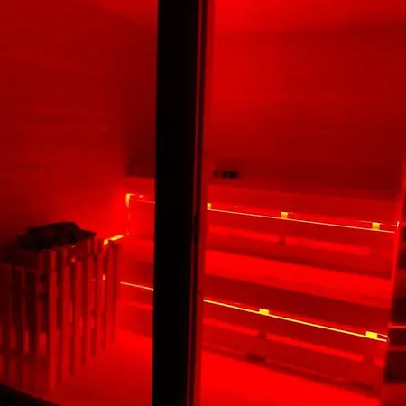 Jakuzzis, Finn Szaunas, Partkozeli Apartman